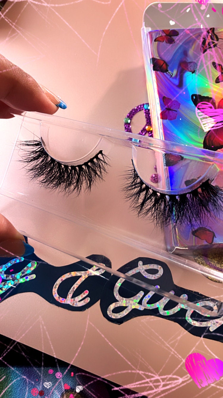 Full glam butterfly mink feathery adjustable and reusable lashes - these lashes come with a mystery box of mini eye gems