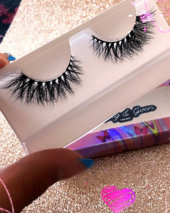 Full glam butterfly mink feathery adjustable and reusable lashes - these lashes come with a mystery box of mini eye gems