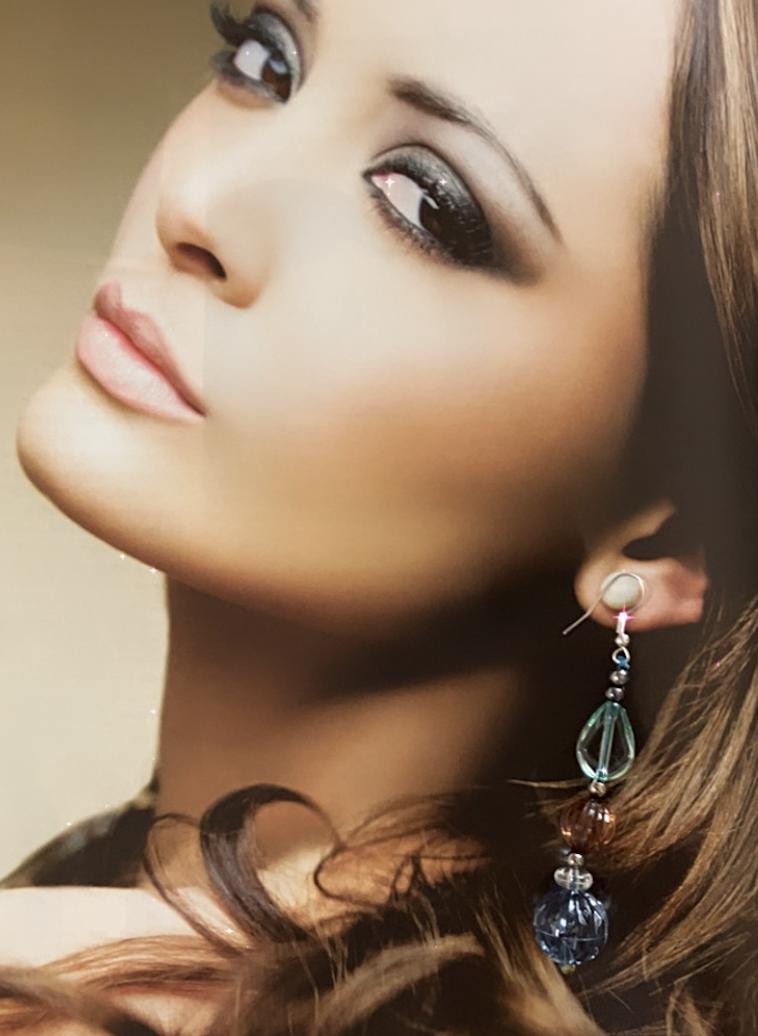 Handmade Blue green periwinkle and brown crystal glass bead teardrop dangle lightweight earrings made of thread and gunmetal details