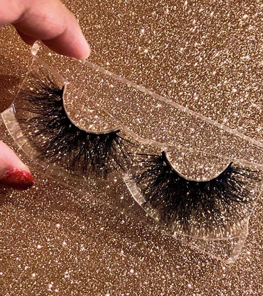 Big bold fluffy and soft lashes super soft reusable thick band eyelash extensions
