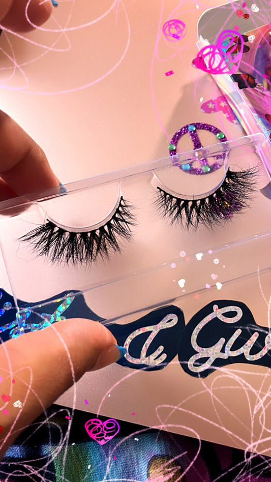 Full glam butterfly mink feathery adjustable and reusable lashes - these lashes come with a mystery box of mini eye gems